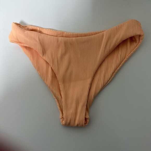 Kulani Kini - Picture 4 of 4